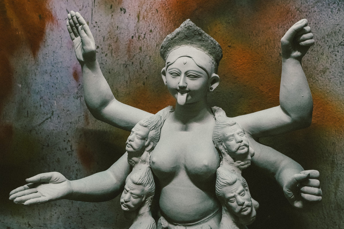 Unbemalte Kali-Statue in einer indischen Werkstatt