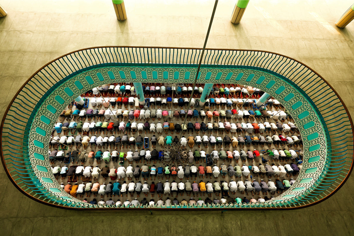 Prayer Time, photographed in Dhaka, Bangladesh, by Laurin Strele in November 2023.