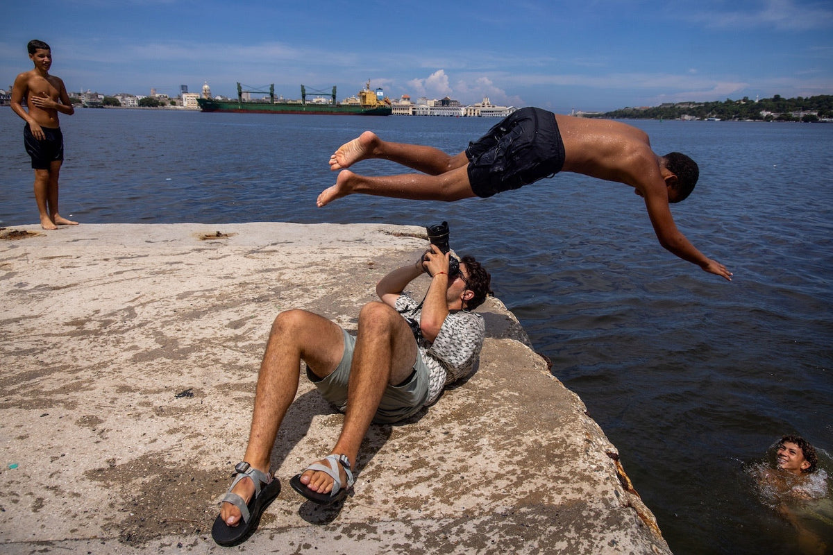 A documentary photography workshop in the field.
